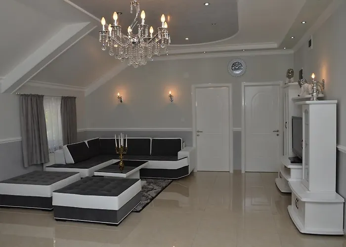 Apartments Royal Menex