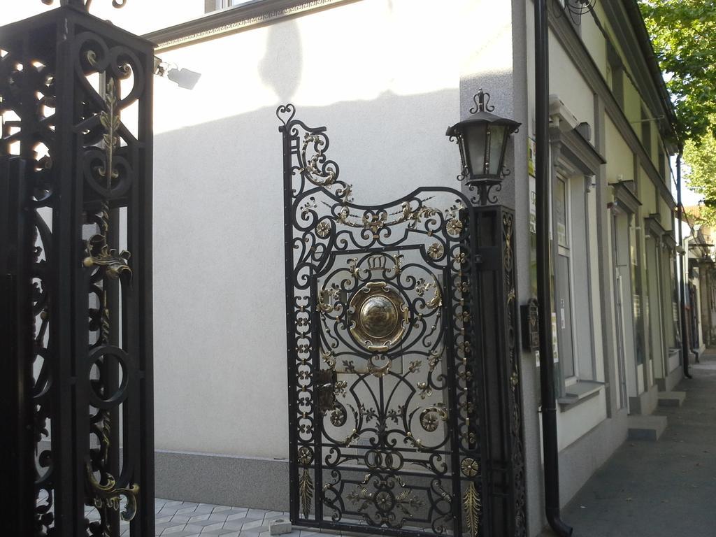 Royal Menex Apartment