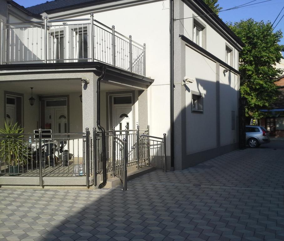 Royal Menex * Pozarevac